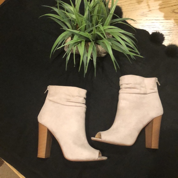 Express open toe booties - Picture 1 of 16